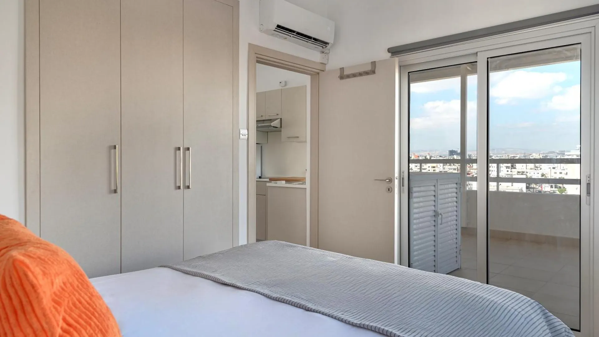 Apartmán Phaedrus Living Larnaca Harbour Heights 0*,